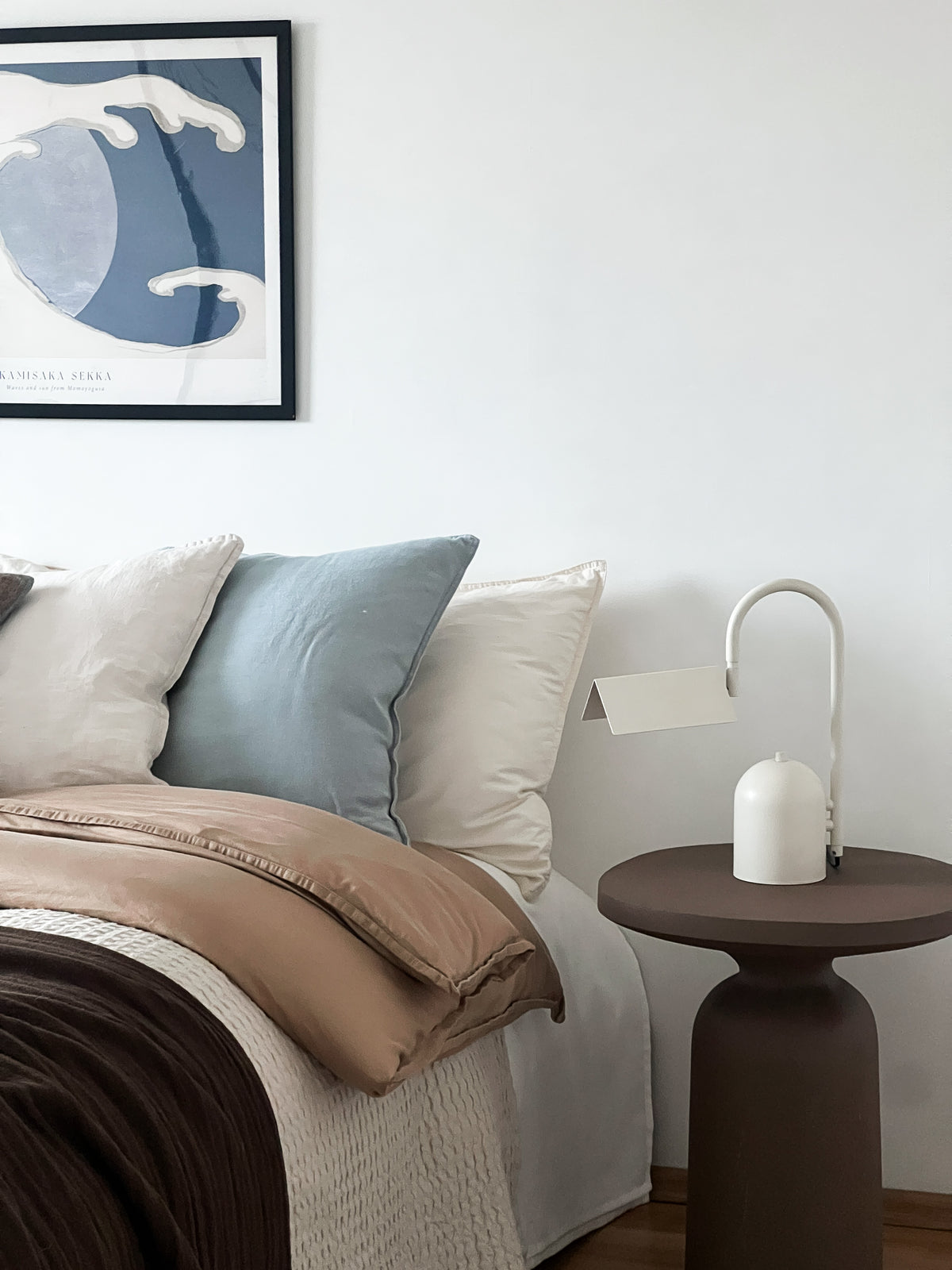 Angol Slim Bordslampa, Beige