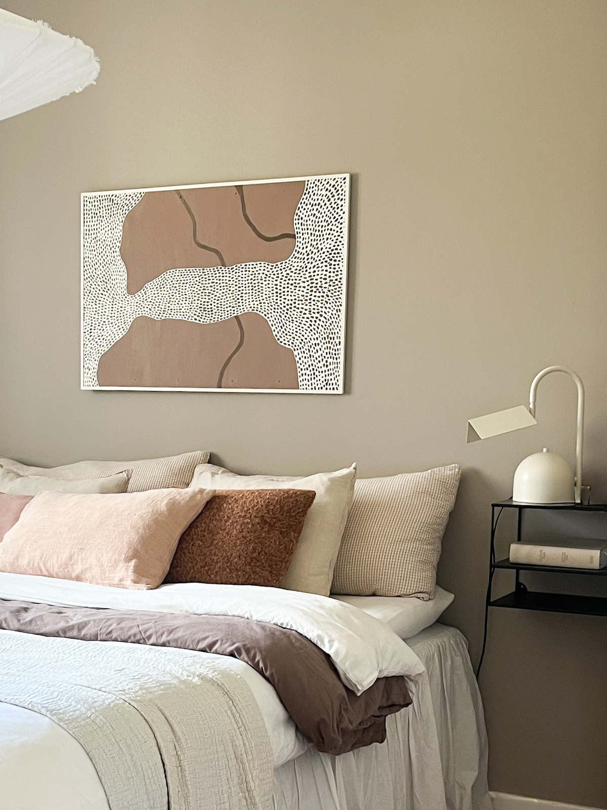 Angol Chunky Bordslampa Beige