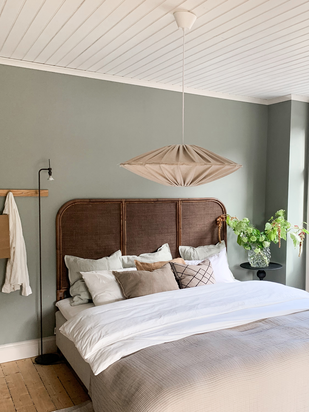 Franso Taklampa Beige
