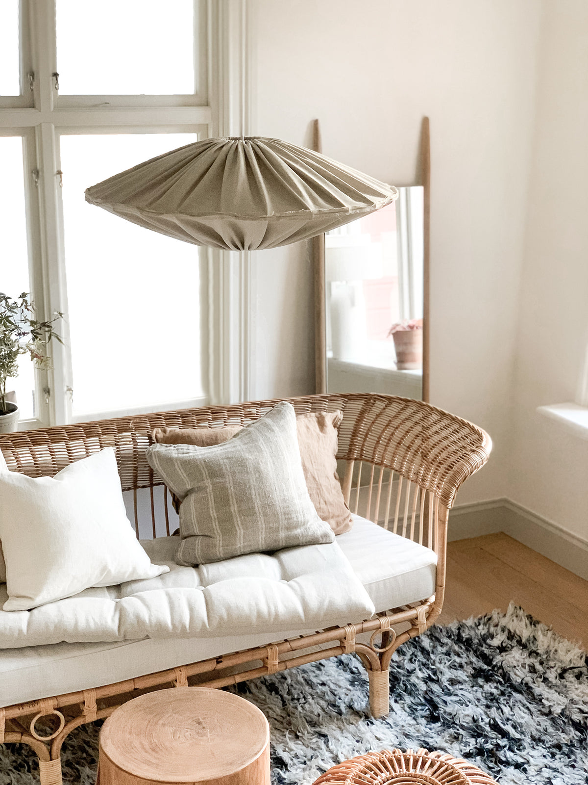 Franso Taklampa Beige